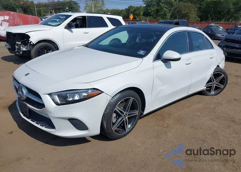 2019 Mercedes-Benz A 220 4Matic из США, поврежденный, VIN WDD3G4FB2KW021883